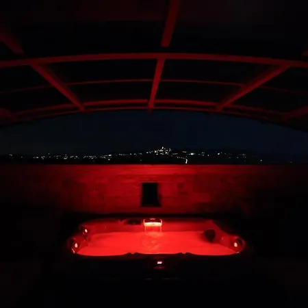Вилла Torre Panoramica & Jacuzzi Nel Cuore Del
