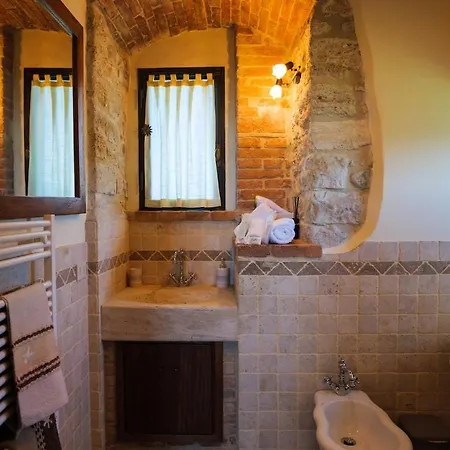 Torre Panoramica & Jacuzzi Nel Cuore Del * トーディ